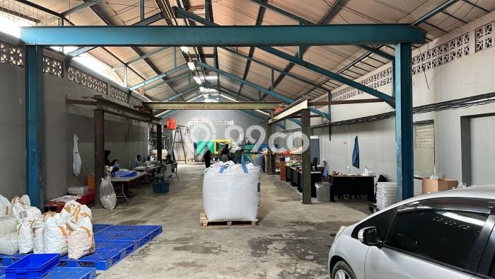 INVESTASI MENGUNTUNGKAN! Gudang di Buah Batu, Luas 435m², Nilai Sewa Tinggi INVESTASI MENGUNTUNGKAN! Gudang di Buah Batu, Luas 435m², Nilai Sewa Tinggi
