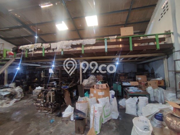 Lokasi Strategis! Dijual Gudang Bisnis di Babakan Ciparay, Bandung Kondisi Bagus Lokasi Strategis! Dijual Gudang Bisnis di Babakan Ciparay, Bandung Kondisi Bagus
