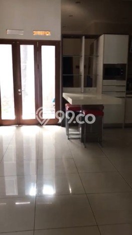 Rumah sewa siap pakai 4 KT di Surya Sumantri, Bandung Rumah sewa siap pakai 4 KT di Surya Sumantri, Bandung