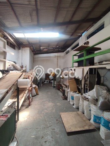 Lokasi Strategis! Dijual Gudang Bisnis di Babakan Ciparay, Bandung Kondisi Bagus Lokasi Strategis! Dijual Gudang Bisnis di Babakan Ciparay, Bandung Kondisi Bagus