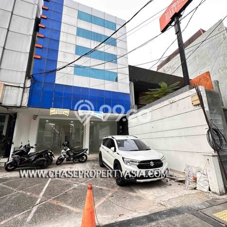 LOKASI PREMIUM! Ruko di Kebayoran Baru, Luas 140m2m², Area Komersial LOKASI PREMIUM! Ruko di Kebayoran Baru, Luas 140m2m², Area Komersial