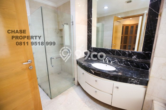 SPECIAL OFFER! Apartemen di Patal Senayan, Jakarta Selatan, 3 KT, Luas 195m2m² SPECIAL OFFER! Apartemen di Patal Senayan, Jakarta Selatan, 3 KT, Luas 195m2m²