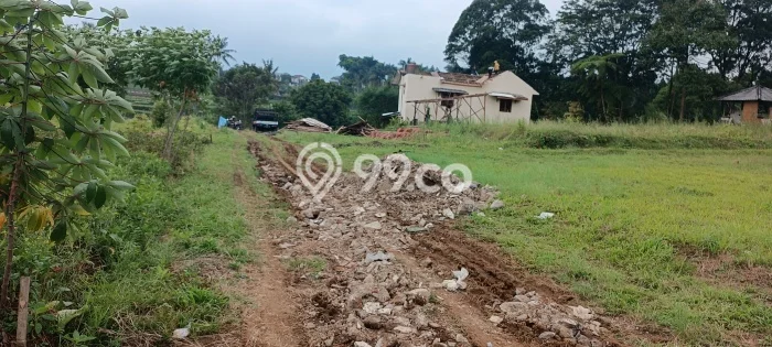 LOKASI STRATEGIS! Tanah Kawasan , Luas 300m2m², Kawasan Berkembang, Cocok untuk Hunian LOKASI STRATEGIS! Tanah Kawasan , Luas 300m2m², Kawasan Berkembang, Cocok untuk Hunian