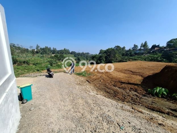 For Sale Tanah di Megamendung, Luas 400m2m², Lokasi Potensial For Sale Tanah di Megamendung, Luas 400m2m², Lokasi Potensial