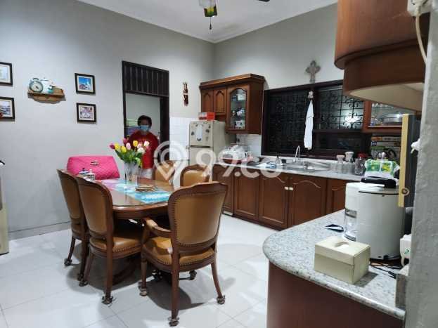 Rumah Mewah LB 240m2 Siap Pakai Desain Elegan di Modernland, Tangerang Rumah Mewah LB 240m2 Siap Pakai Desain Elegan di Modernland, Tangerang