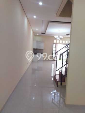 Rumah Luxury Modern Tanpa Renovasi di Kemanggisan Jakarta Barat Rumah Luxury Modern Tanpa Renovasi di Kemanggisan Jakarta Barat