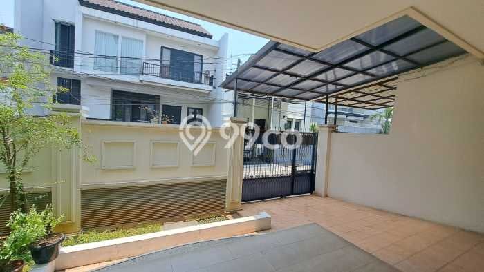 Jual Rumah Luas Megah Dengan View Eksklusif di Green Ville, Jakarta Barat Jual Rumah Luas Megah Dengan View Eksklusif di Green Ville, Jakarta Barat