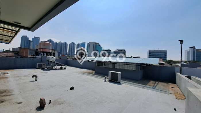 For Sale! Luxury House LT 200m2 Desain Elegan di Tomang For Sale! Luxury House LT 200m2 Desain Elegan di Tomang