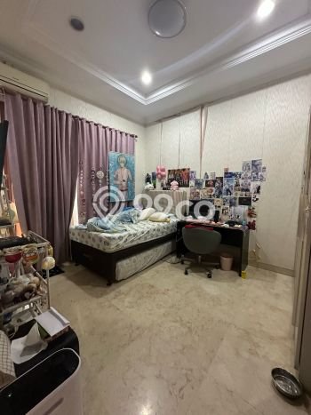 Ready to Use! Premium House LT 200m2 Desain Elegan di Permata Buana Ready to Use! Premium House LT 200m2 Desain Elegan di Permata Buana