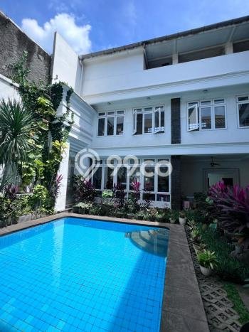 Rumah Mewah LB 600m2 Siap Huni Desain Elegan di Kemang, Jakarta Selatan Rumah Mewah LB 600m2 Siap Huni Desain Elegan di Kemang, Jakarta Selatan