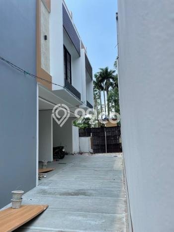 Rumah Luas Asri 3 KT Siap Pakai di Tanjung Duren Jakarta Barat Rumah Luas Asri 3 KT Siap Pakai di Tanjung Duren Jakarta Barat
