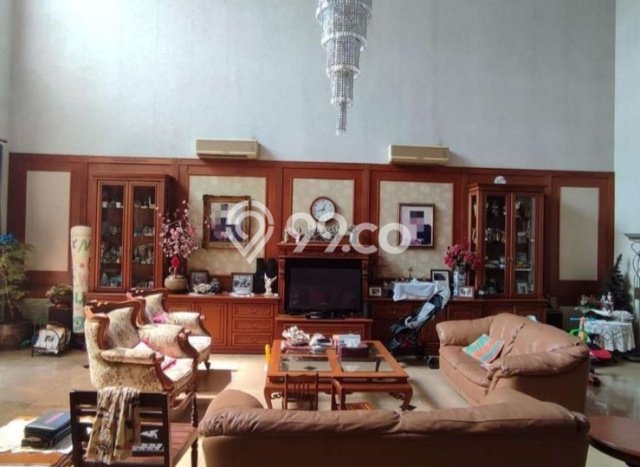 Rumah Luxury Modern Tanpa Renovasi di Puri Indah Jakarta Barat Rumah Luxury Modern Tanpa Renovasi di Puri Indah Jakarta Barat
