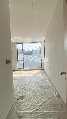 Rumah Elit LB 345m2 Siap Pakai Desain Elegan di Setra Duta, Bandung Rumah Elit LB 345m2 Siap Pakai Desain Elegan di Setra Duta, Bandung