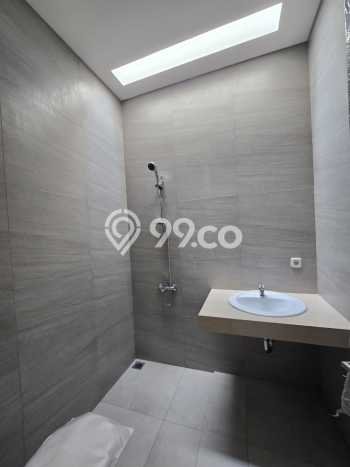 Rumah Elit Modern Tanpa Renovasi di Setra Duta Bandung Rumah Elit Modern Tanpa Renovasi di Setra Duta Bandung
