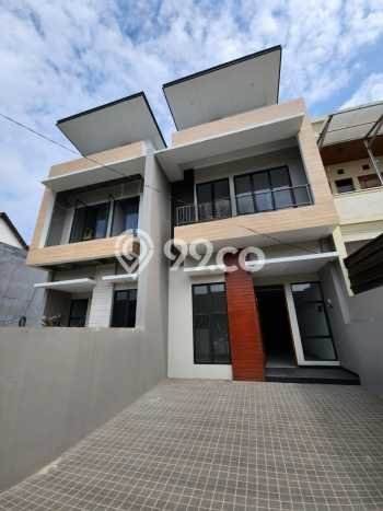 Dijual Rumah Mewah Megah Dengan View Cantik di Mekar Wangi, Bandung Dijual Rumah Mewah Megah Dengan View Cantik di Mekar Wangi, Bandung