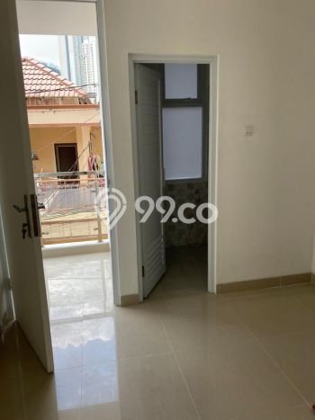 Jual Rumah Eksklusif 3 KT di Tanjung Duren, Jakarta Barat Jual Rumah Eksklusif 3 KT di Tanjung Duren, Jakarta Barat