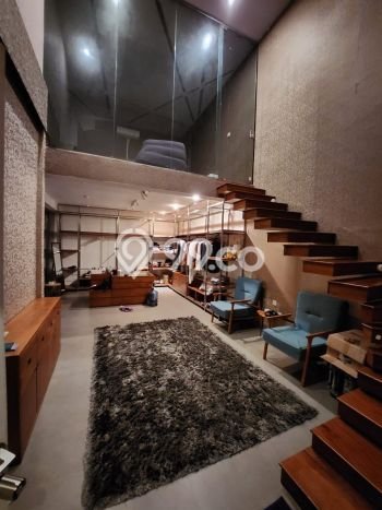 Jual Rumah Mewah Elegan Dengan View Cantik di Green Lake City, Jakarta Barat Jual Rumah Mewah Elegan Dengan View Cantik di Green Lake City, Jakarta Barat