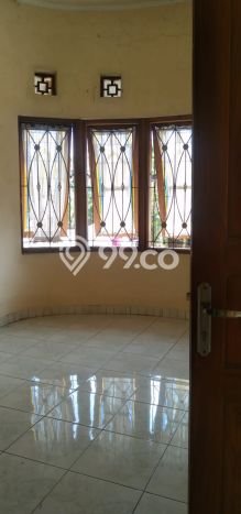 Dijual Rumah 6 Kamar Lokasi Ideal Bagus dan Strategis di Buahdua Dijual Rumah 6 Kamar Lokasi Ideal Bagus dan Strategis di Buahdua