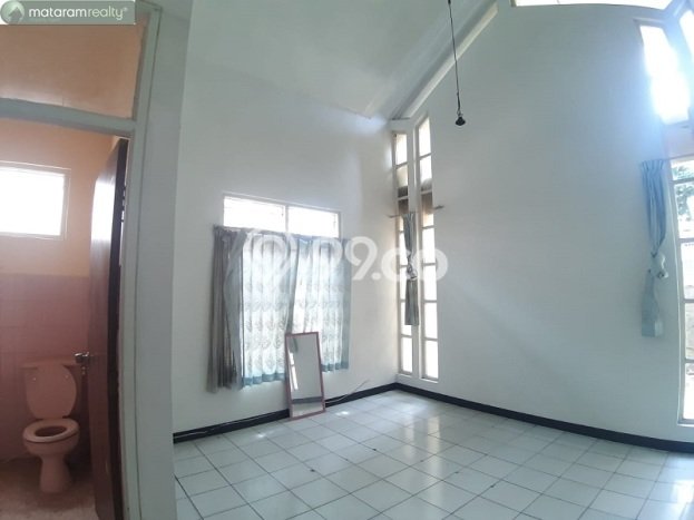 HUNIAN EKSKLUSIF! Rumah area Soekarno Hatta, 7 KT, Konsep Modern, LT 215m² Bangunan 250m² HUNIAN EKSKLUSIF! Rumah area Soekarno Hatta, 7 KT, Konsep Modern, LT 215m² Bangunan 250m²