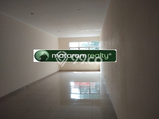 AREA TERSIBUK! Ruko di , Luas 180m2m², Kawasan Komersial AREA TERSIBUK! Ruko di , Luas 180m2m², Kawasan Komersial