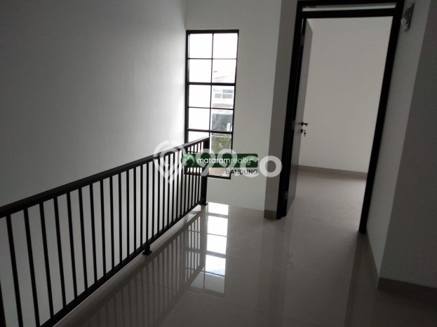 BEST INVESTMENT! Rumah di Soekarno Hatta, LT 110m² LB 145m² BEST INVESTMENT! Rumah di Soekarno Hatta, LT 110m² LB 145m²