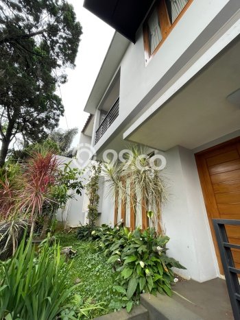 BEST DEAL! Rumah di Sukajadi, 4 KT, Akses Mudah Fasilitas Umum, LT 179m² LB 240m² BEST DEAL! Rumah di Sukajadi, 4 KT, Akses Mudah Fasilitas Umum, LT 179m² LB 240m²