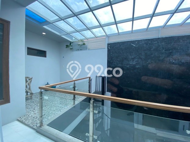 SPECIAL PRICE! Rumah area Sayap Dago, 4 KM, Akses Mudah Fasilitas Umum, LT 200m² Bangunan 250m² SPECIAL PRICE! Rumah area Sayap Dago, 4 KM, Akses Mudah Fasilitas Umum, LT 200m² Bangunan 250m²