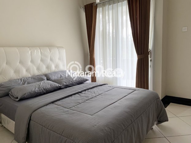 Rumah kawasan Buah Batu, 3 KM, Pemandangan Kota, LT 150m² LB 155m² Rumah kawasan Buah Batu, 3 KM, Pemandangan Kota, LT 150m² LB 155m²