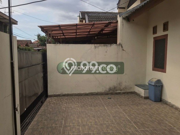 Rumah 3 KT 1 KM di Lokasi Antapani, Bandung Rumah 3 KT 1 KM di Lokasi Antapani, Bandung