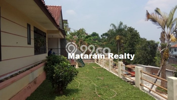RARE UNIT! Rumah di Geger Kalong, 2 KM, Pemandangan Indah, LT 485m² Bangunan 200m² RARE UNIT! Rumah di Geger Kalong, 2 KM, Pemandangan Indah, LT 485m² Bangunan 200m²
