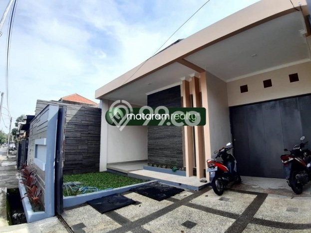 Rumah kawasan Antapani, Siap Huni, LT 245m² Rumah kawasan Antapani, Siap Huni, LT 245m²