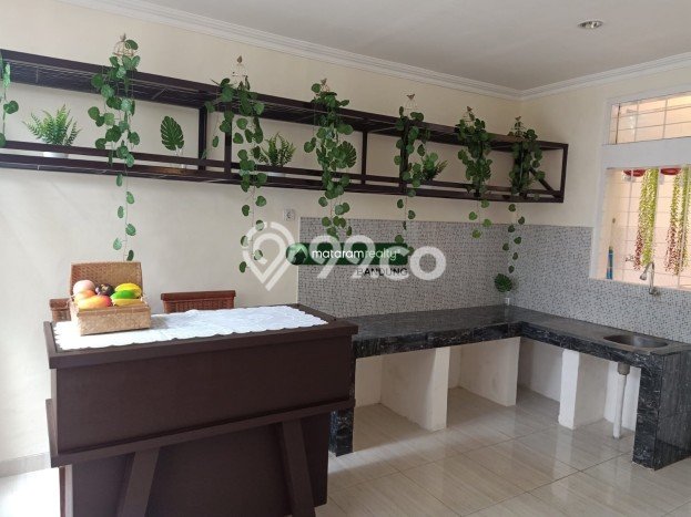 Jarang Ada! Rumah Kontrakan 4 Kamar Bagus Siap Huni Burangrang Jarang Ada! Rumah Kontrakan 4 Kamar Bagus Siap Huni Burangrang