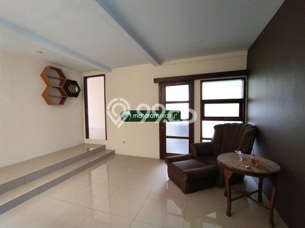 Rumah area Sarijadi, 3 KT, Dekat Fasilitas Umum, Luas 183m² LB 150m² Rumah area Sarijadi, 3 KT, Dekat Fasilitas Umum, Luas 183m² LB 150m²