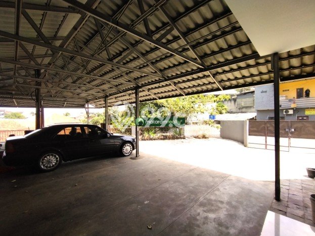 Rumah area Sarijadi, 3 KT, Dekat Fasilitas Umum, Luas 183m² LB 150m² Rumah area Sarijadi, 3 KT, Dekat Fasilitas Umum, Luas 183m² LB 150m²