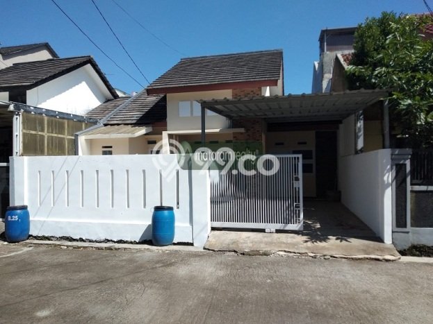 LISTING BARU! Rumah di Terusan Buah Batu, Ready, 2 KM, Akses Terusan Buah Batu, Bandung, Bandung, LT 120m² Bangunan 70m² LISTING BARU! Rumah di Terusan Buah Batu, Ready, 2 KM, Akses Terusan Buah Batu, Bandung, Bandung, LT 120m² Bangunan 70m²