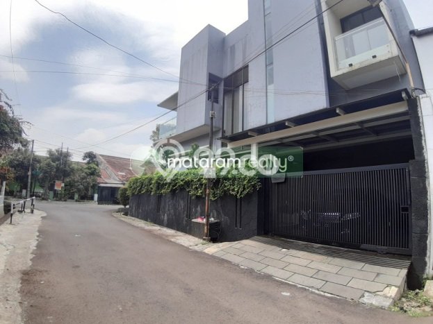 Dijual Rumah Mewah Elegan Dengan View Eksklusif di Turangga, Bandung Dijual Rumah Mewah Elegan Dengan View Eksklusif di Turangga, Bandung