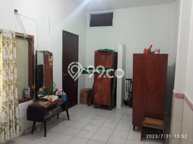 Rumah di Burangrang, 3 KM, Area Asri, Luas 220m² LB 180m² Rumah di Burangrang, 3 KM, Area Asri, Luas 220m² LB 180m²