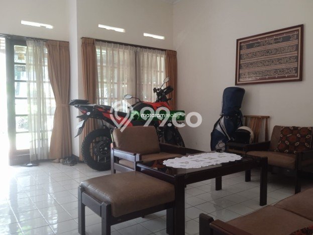 Jual Rumah Luas Elegan Dengan View Eksklusif di BKR, Bandung Jual Rumah Luas Elegan Dengan View Eksklusif di BKR, Bandung
