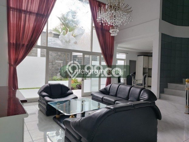 HUNIAN PILIHAN! Rumah di Setra Sari, 3 KT, Lingkungan Asri, LT 340m² Bangunan 240m² HUNIAN PILIHAN! Rumah di Setra Sari, 3 KT, Lingkungan Asri, LT 340m² Bangunan 240m²