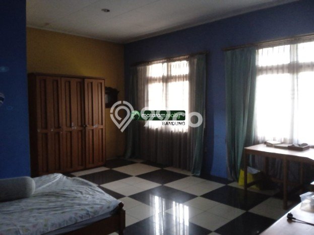 Rumah Lokasi Strategis area , Bandung, LT 519m2m² Bangunan 320m2m² Rumah Lokasi Strategis area , Bandung, LT 519m2m² Bangunan 320m2m²