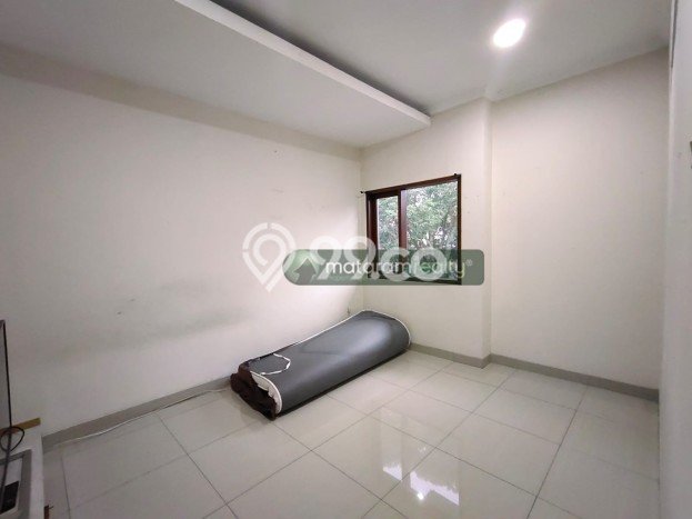 Disewakan! Rumah 4 Kamar Tidur &
4 Kamar Mandi di Riau, Bandung Disewakan! Rumah 4 Kamar Tidur &
4 Kamar Mandi di Riau, Bandung
