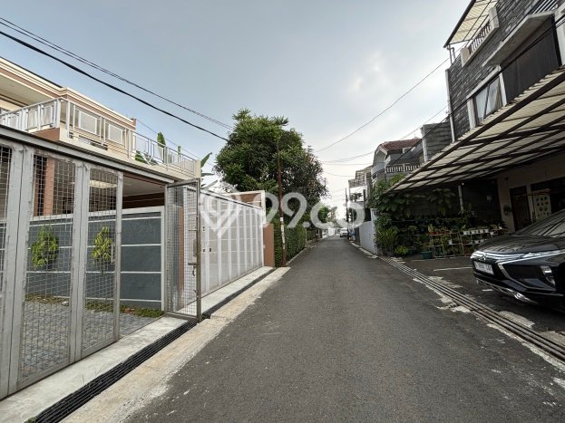 Ready to Use! Luxury House LT 185m2 Desain Elegan di Turangga Ready to Use! Luxury House LT 185m2 Desain Elegan di Turangga