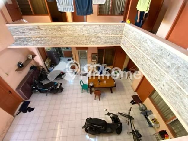 Disewakan! Rumah 10 Kamar Tidur &
3 Kamar Mandi di Cikutra, Bandung Disewakan! Rumah 10 Kamar Tidur &
3 Kamar Mandi di Cikutra, Bandung