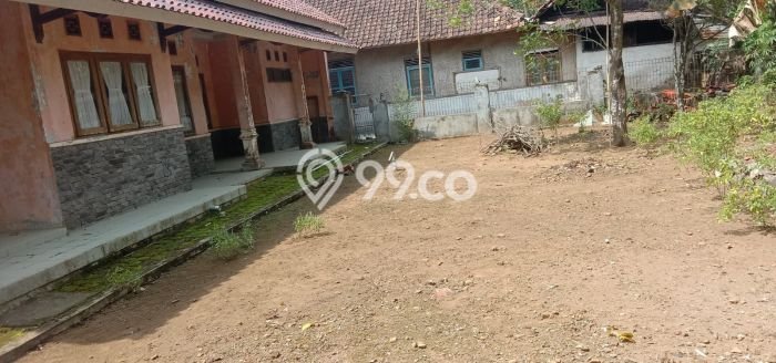 Dijual Rumah 6 Kamar Lokasi Ideal Bagus dan Strategis di Buahdua Dijual Rumah 6 Kamar Lokasi Ideal Bagus dan Strategis di Buahdua