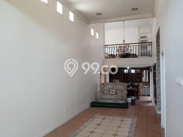 SPECIAL PRICE! Rumah di Turangga, 4 KT, Akses Mudah Fasilitas Umum, Luas 250m2m² Bangunan 200m2m² SPECIAL PRICE! Rumah di Turangga, 4 KT, Akses Mudah Fasilitas Umum, Luas 250m2m² Bangunan 200m2m²