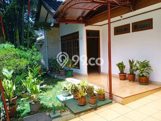 PROPERTI UNGGULAN! Rumah Strategis di Turangga, LT 210m2m² LB 150m2m² PROPERTI UNGGULAN! Rumah Strategis di Turangga, LT 210m2m² LB 150m2m²