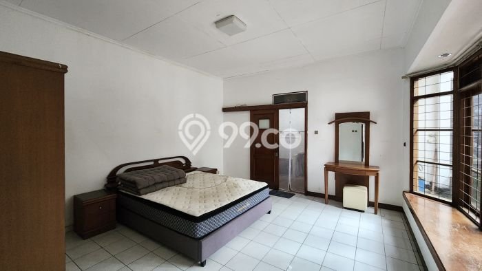 Rumah Sewa Bandung LT 325m2 LB 450m2 Area Pasteur Rumah Sewa Bandung LT 325m2 LB 450m2 Area Pasteur