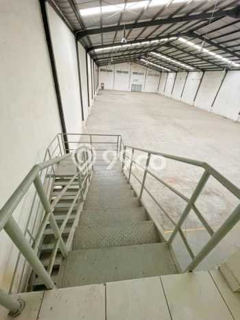 Unit Gudang disewakan di Lippo Cikarang Cikarang dengan LT 1800m2 / LB 1500m2 Unit Gudang disewakan di Lippo Cikarang Cikarang dengan LT 1800m2 / LB 1500m2