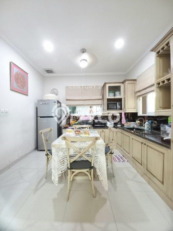 For Sale! Luxury House LT 235m2 Desain Elegan di Bintaro For Sale! Luxury House LT 235m2 Desain Elegan di Bintaro