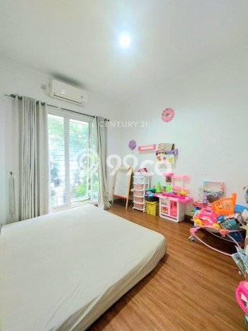 Rumah Elit Modern Tanpa Renovasi di Bintaro Tangerang Selatan Rumah Elit Modern Tanpa Renovasi di Bintaro Tangerang Selatan